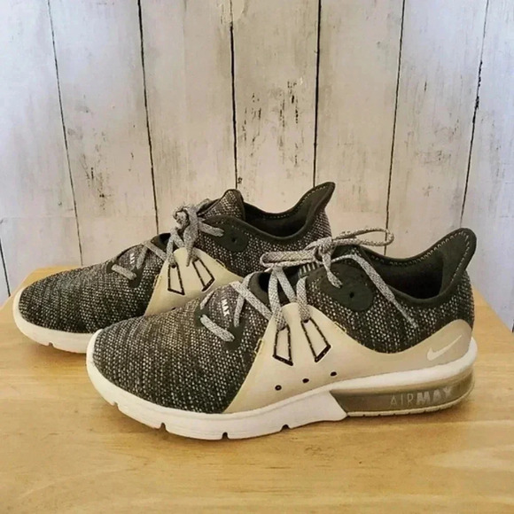 Nike Shoes - Nike Air Max Sequent 3